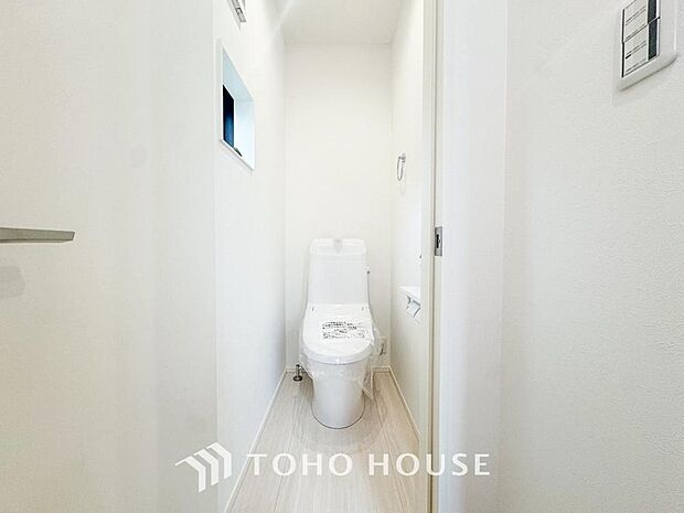 清潔な空間であって頂けますように、目に留まるだけではなく、汚れをふき取り易いフロアと壁紙をチョイス。