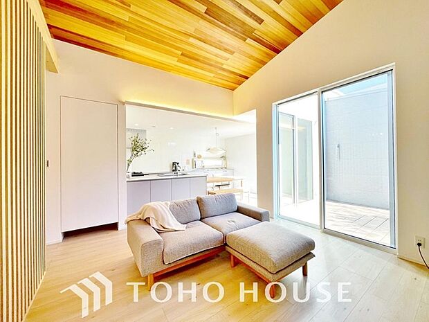 作り手の「気持ちの良いリビングでお過ごししていただきたい」という思いを感じさせます。