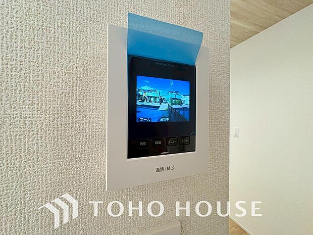 「見える安心」を実現するために、誰が訪れてもすぐにわかるようモニター付きインターホンを設置しました。