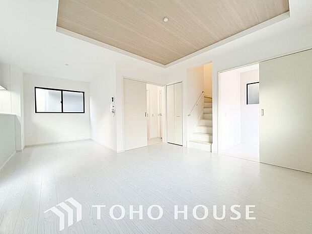 家は、ただ生活する場ではなく、笑顔の毎日、安らぎの日々のために、暮らしを愉しく、快適にする場所。