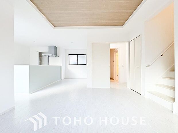 造りこんだ空間演出の妙が生み出す光と質のハーモニーはこの住宅のクオリティの良さを実感させてくれます。