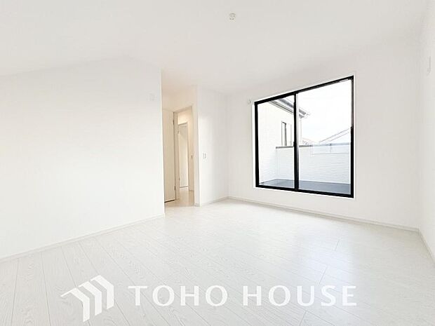 お子様の心と身体を見守る子供部屋として、小さな自立心を育むお部屋作りを見越してご覧下さい。