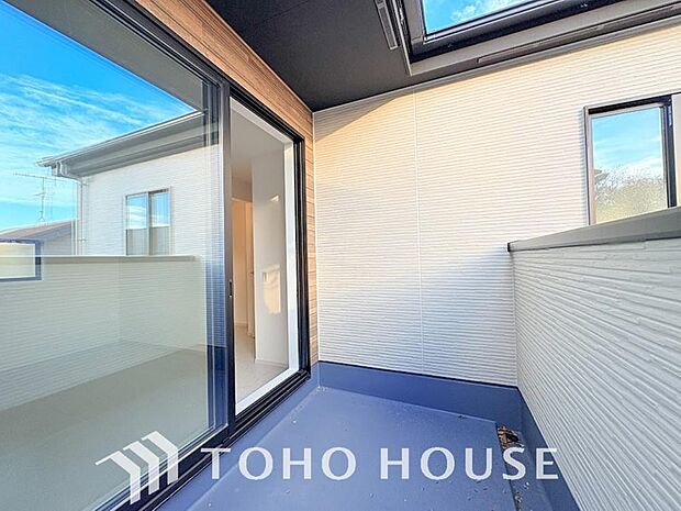 陽光に愛され、環境に恵まれ、家族に包まれた邸宅は、どんなに月日が経っても色褪せる事なく輝き続けます。