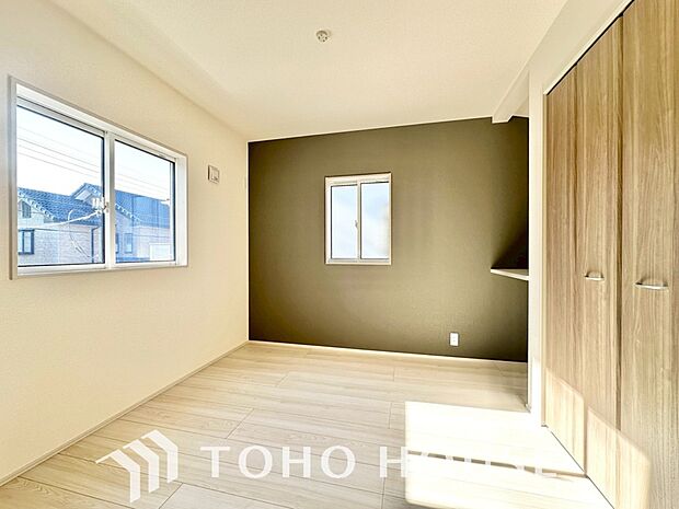 一日の疲れを癒やしてくれる主寝室。時を忘れて過ごす場所として過ごせるお部屋。