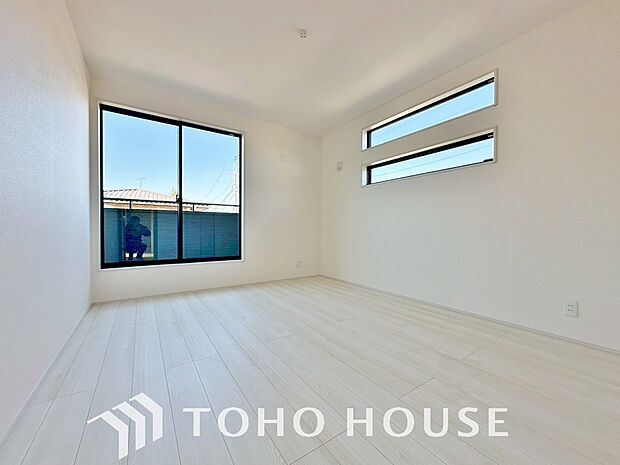 お子様の心と身体を見守る子供部屋として、小さな自立心を育むお部屋作りを見越してご覧下さい。