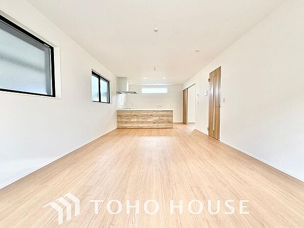 ホワイトナチュラルのテイストが、自然体で過ごせる心地良さ生み出しています。