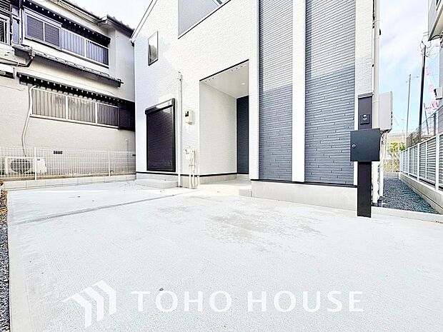 陽光に愛され、家族に包まれた本邸宅は、どんなに月日が経ってもオンリーワンに輝き続けます。