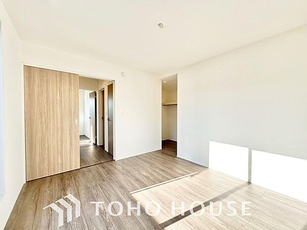 暖色系の照明は、心理的にも落ち着きを得られやすいそうです。