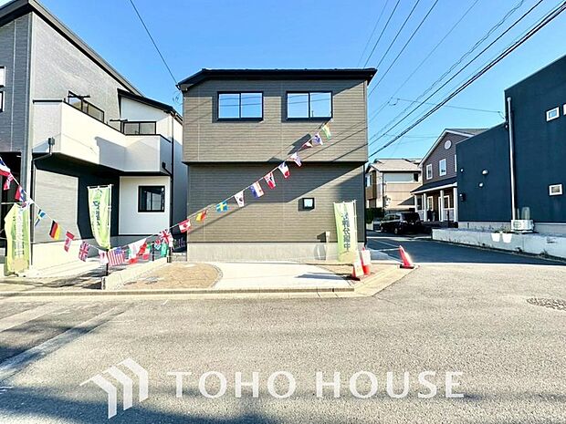 マンションとは違う敷地内駐車。ご主人様のお車のお手入れにも気合が入りますね。