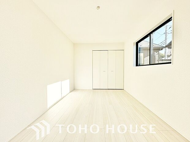 暖色系の照明は、心理的にも落ち着きを得られやすいそうです。