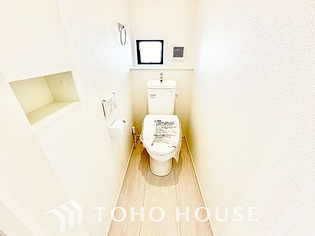 清潔な空間であって頂けますように、目に留まるだけではなく汚れをふき取り易いフロアと壁紙をチョイス。