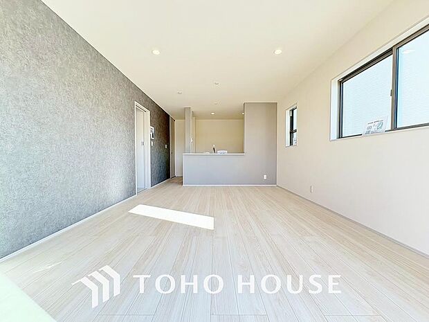 作り手の「気持ちの良いリビングでお過ごししていただきたい」という思いを感じさせます。