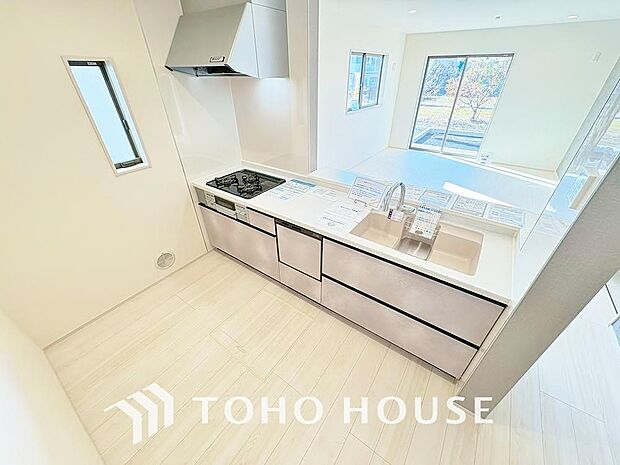 お料理の上手な方が、独壇場でお料理の腕を披露するスタイルに向いているキッチンです。