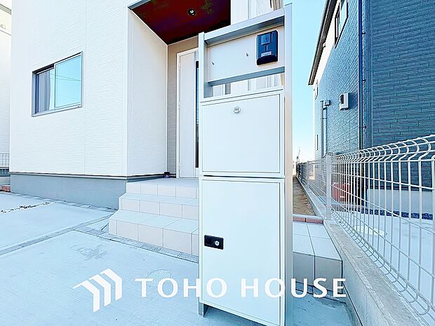 宅配ボックスは、ネットショッピングなどによって増加傾向の小型のお届け物の受け取りにができて便利です。