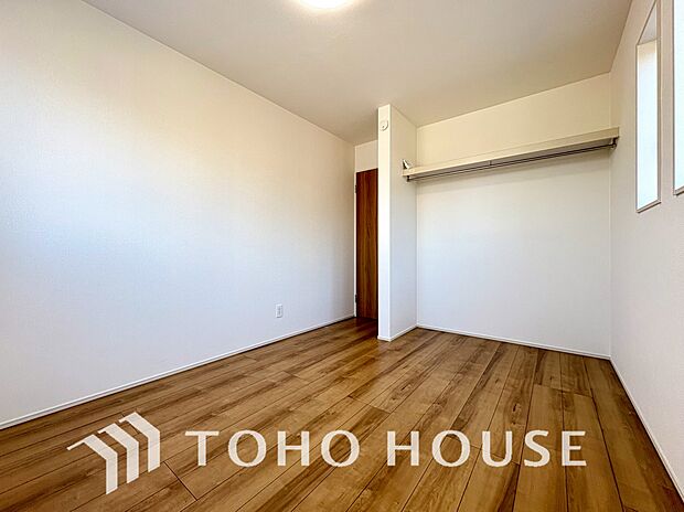 お子様の心と身体を見守る子供部屋として、小さな自立心を育むお部屋作りを見越してご覧下さい。