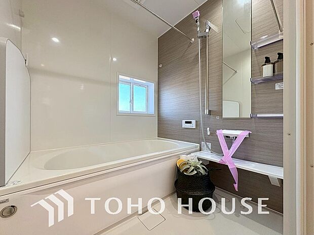 心地よいバスタイムを演出する浴室はゆとりあるサイズを採用。