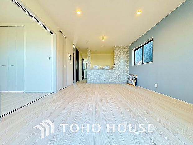 作り手の「気持ちの良いリビングでお過ごししていただきたい」という思いを感じさせます。