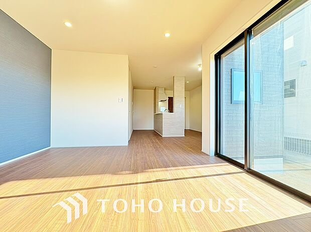 作り手の「気持ちの良いリビングでお過ごししていただきたい」という思いを感じさせます。