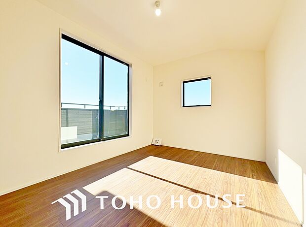 お子様の心と身体を見守る子供部屋として、小さな自立心を育むお部屋作りを見越してご覧下さい。