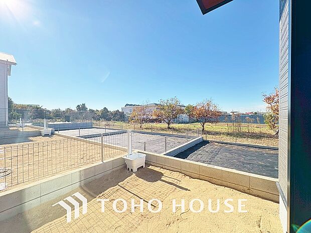 どんなお庭に仕上げるか。新生活に付いて回る楽しい悩みのひとつです。ウッドデッキの新設等もご相談下さい