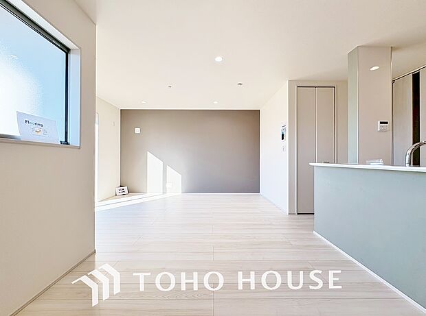 作り手の「気持ちの良いリビングでお過ごししていただきたい」という思いを感じさせます。