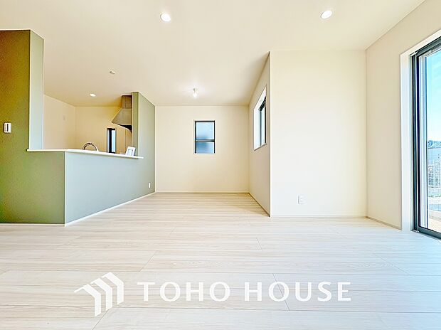 家は、ただ生活する場ではなく、笑顔の毎日、安らぎの日々のために、暮らしを愉しく、快適にする場所。