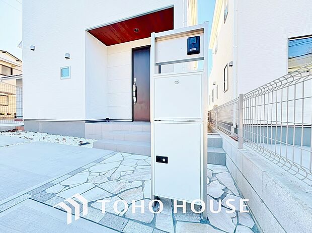 宅配ボックスは、ネットショッピングなどによって増加傾向の小型のお届け物の受け取りにができて便利です。