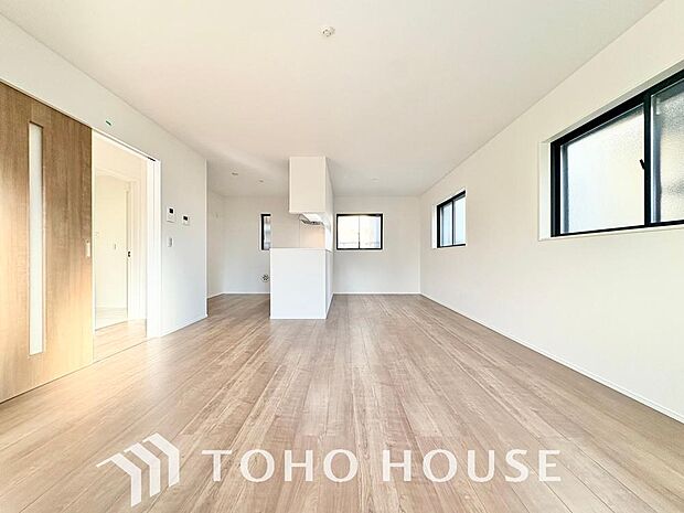 作り手の「気持ちの良いリビングでお過ごししていただきたい」という思いを感じさせます。