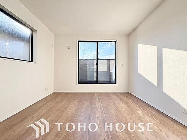 お子様の心と身体を見守る子供部屋として、小さな自立心を育むお部屋作りを見越してご覧下さい。