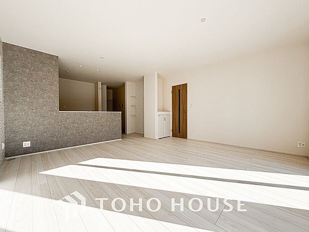 家は、ただ生活する場ではなく、笑顔の毎日、安らぎの日々のために、暮らしを愉しく、快適にする場所。