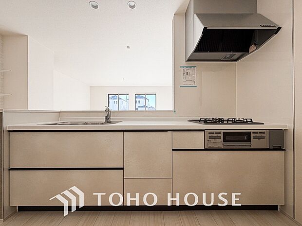 お料理の上手な方が独壇場でお料理の腕を披露するスタイルに向いているキッチンです。