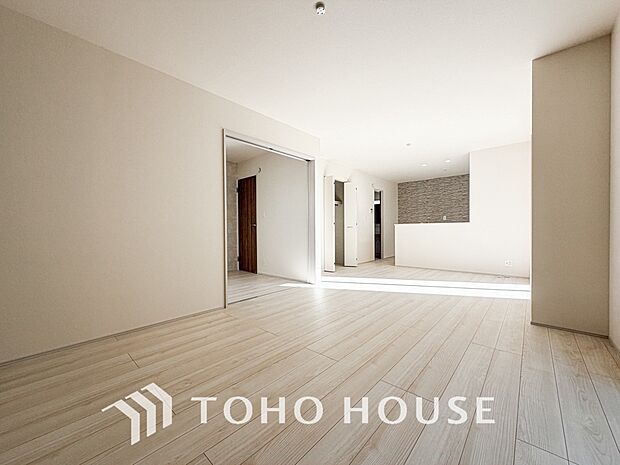 作り手の「気持ちの良いリビングでお過ごししていただきたい」という思いを感じさせます。