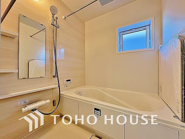 心地よいバスタイムを演出する浴室はゆとりあるサイズを採用。