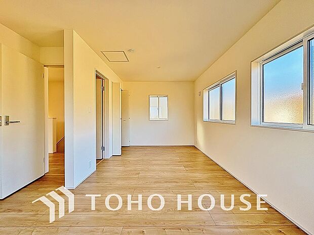 お子様の心と身体を見守る子供部屋として、小さな自立心を育むお部屋作りを見越してご覧下さい。