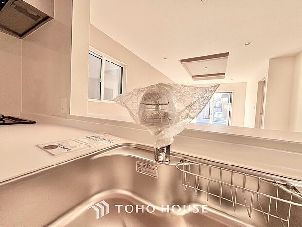 浄水と原水をボタン一つで切り替えられる浄水器一体型水洗。近年主流になりつつある人気の設備です。