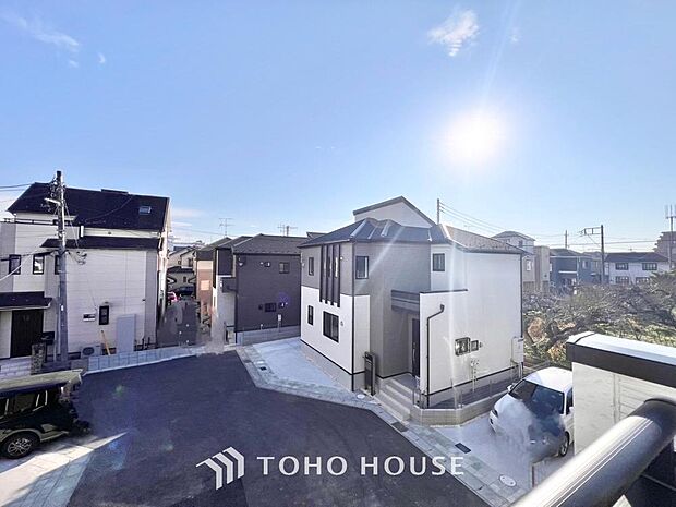 その豊かな眺望にふさわしい空間には、通風 採光にも優れ、心地よい光と風があふれています。