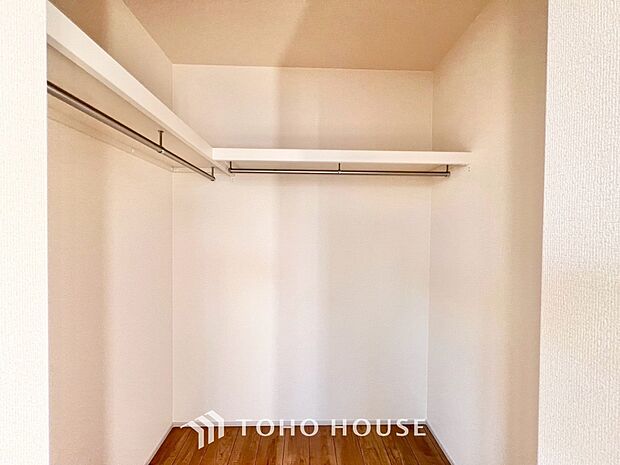 たっぷりと荷物が入るよう、ウォークインクローゼットを完備いたしました。