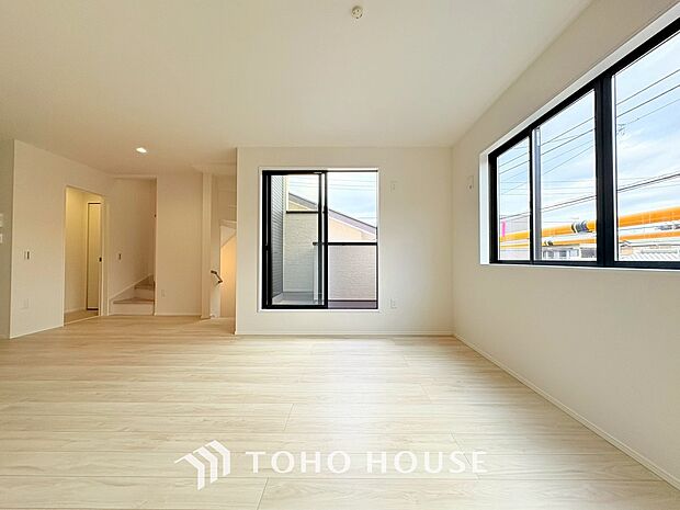 造りこんだ空間演出の妙が生み出す光と質のハーモニーはこの住宅のクオリティの良さを実感させてくれます。