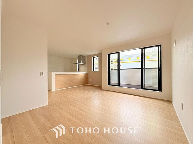 造りこんだ空間演出の妙が生み出す光と質のハーモニーはこの住宅のクオリティの良さを実感させてくれます。