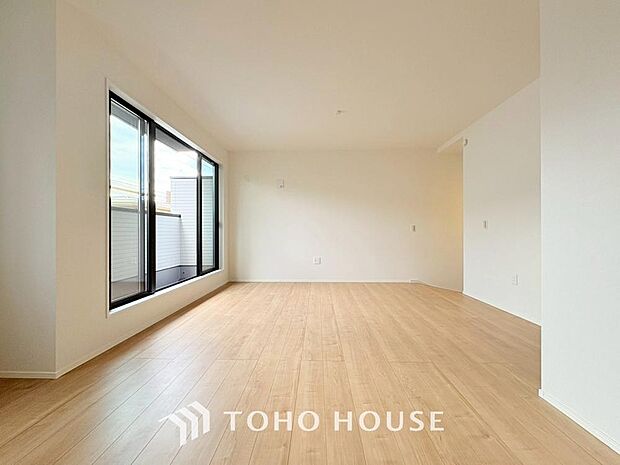 作り手の「気持ちの良いリビングでお過ごししていただきたい」という思いを感じさせます。