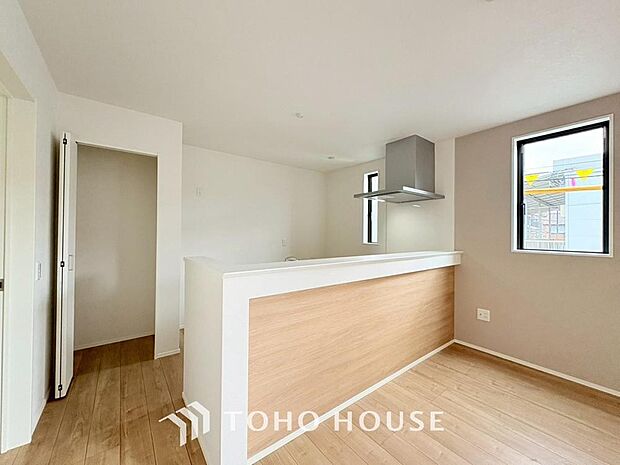 広々キッチンを採用。みんなで作った料理を召し上がりながらの会話は、どのような物になるのでしょうか。