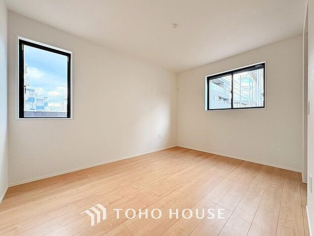 一日の疲れを癒やしてくれる主寝室。時を忘れて過ごす場所として過ごせるお部屋。