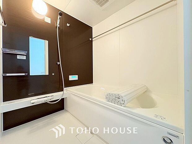 心地よいバスタイムを演出する浴室はゆとりあるサイズを採用。