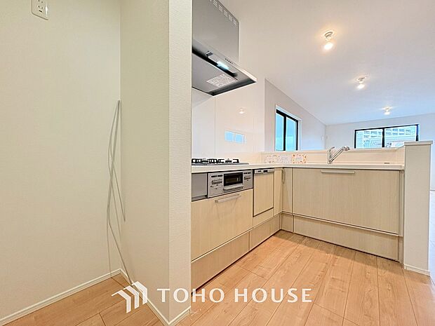 広々キッチンを採用。みんなで作った料理を召し上がりながらの会話は、どのような物になるのでしょうか。