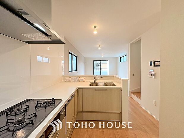 お料理の上手な方が、独壇場でお料理の腕を披露するスタイルに向いているキッチンです。