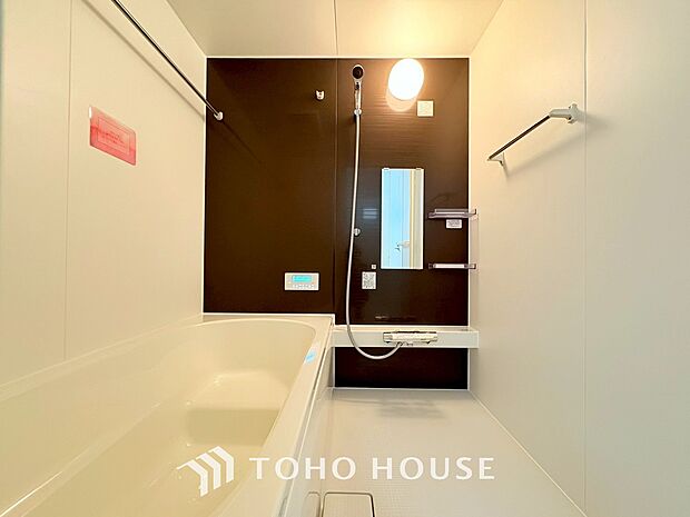 心地よいバスタイムを演出する浴室はゆとりあるサイズを採用。