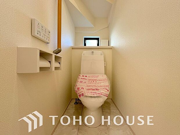 清潔な空間であって頂けますように、目に留まるだけではなく汚れをふき取り易いフロアと壁紙をチョイス。