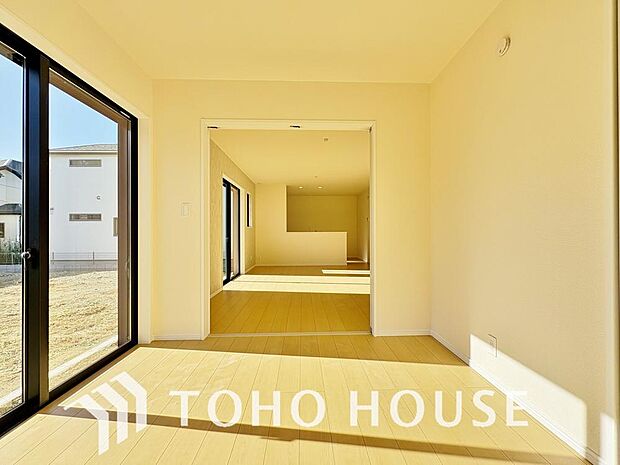 一日の疲れを癒やしてくれる主寝室。時を忘れて過ごす場所として過ごせるお部屋。