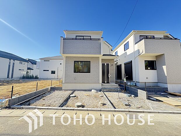 マンションとは違う敷地内駐車。ご主人様のお車のお手入れにも気合が入りますね。