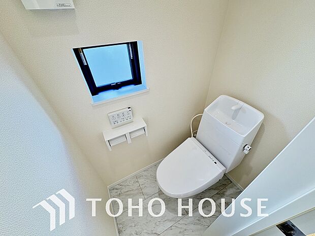 清潔な空間であって頂けますように、目に留まるだけではなく汚れをふき取り易いフロアと壁紙をチョイス。